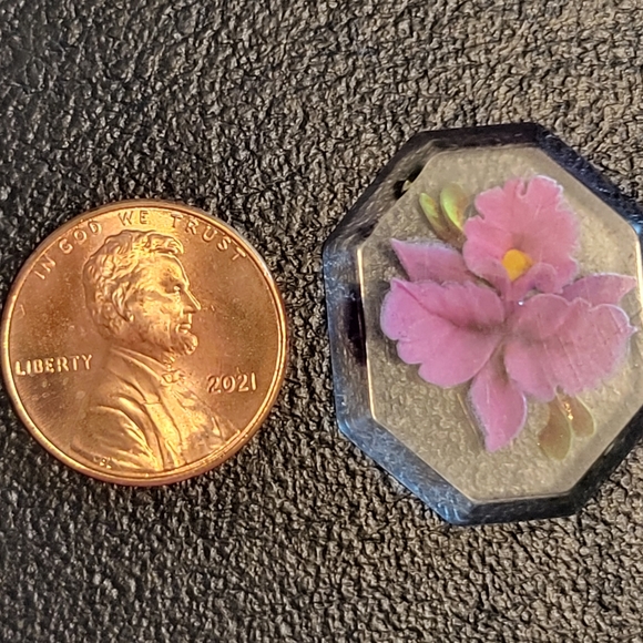 Encased Flower - Picture 3 of 3